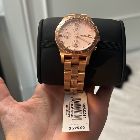 Marc by Marc Jacobs Rose Gold Watch - Picture 4 of 4